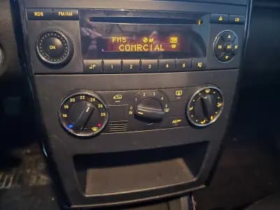 Vendo Mercedes-Benz A 180 2005 - 4999 EUR, 240253 km - AUTO.MOTO.pt