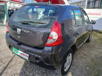 Vendo Dacia Sandero 2012 - 5750 EUR, 158792 km - AUTO.MOTO.pt