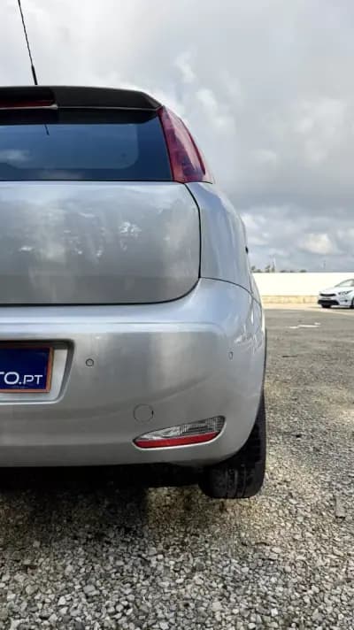 Vendo Fiat Punto 2015 - 9500 EUR, 170000 km - AUTO.MOTO.pt