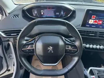 Vendo Peugeot 5008 2018 - 20500 EUR, 137000 km - AUTO.MOTO.pt
