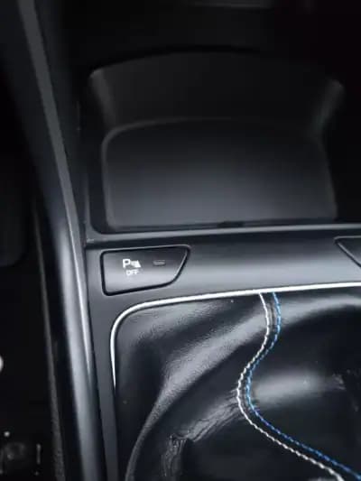 Vendo Hyundai i30 2016 - 11490 EUR, 122000 km - AUTO.MOTO.pt