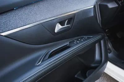 Vendo Peugeot 5008 2021 - 24000 EUR, 115000 km - AUTO.MOTO.pt