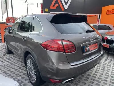 Vendo Porsche Cayenne 2011 - 25950 EUR, 237203 km - AUTO.MOTO.pt