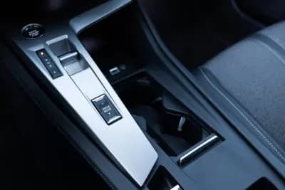 Sell Peugeot 308 SW 2023 - 23900 EUR, 99000 km - AUTO.MOTO.pt