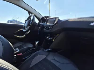 Sell Peugeot 2008 2015 - 9750 EUR, 63478 km - AUTO.MOTO.pt