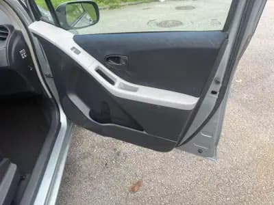 Vendo Toyota Yaris 2006 - 7450 EUR, 168000 km - AUTO.MOTO.pt