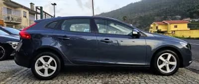 Sell Volvo V40 2016 - 16500 EUR, 79000 km - AUTO.MOTO.pt