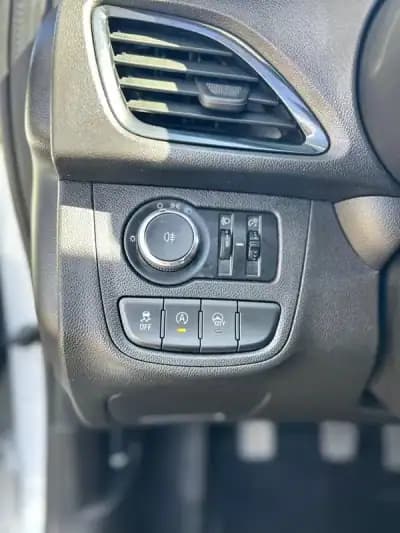 Sell Opel Karl 2019 - 7900 EUR, 106800 km - AUTO.MOTO.pt