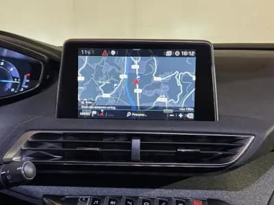 Vendo Peugeot 3008 2018 - 17500 EUR, 134944 km - AUTO.MOTO.pt