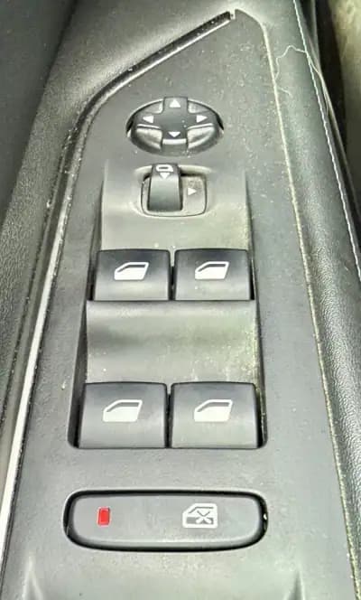 Sell Peugeot 3008 2019 - 17900 EUR, 107577 km - AUTO.MOTO.pt