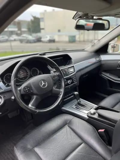 Sell Mercedes-Benz E 200 2010 - 12900 EUR, 484905 km - AUTO.MOTO.pt