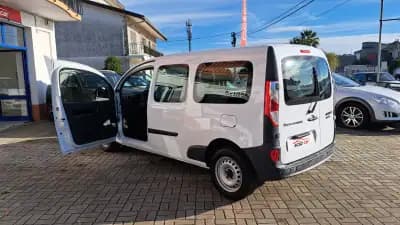 Vendo Renault Kangoo 2019 - 18900 EUR, 190869 km - AUTO.MOTO.pt