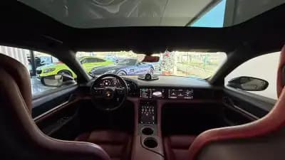 Vendo Porsche Taycan 2020 - 72000 EUR, 96306 km - AUTO.MOTO.pt