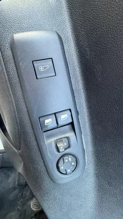 Vendo Peugeot Partner 2020 - 12990 EUR, 130000 km - AUTO.MOTO.pt