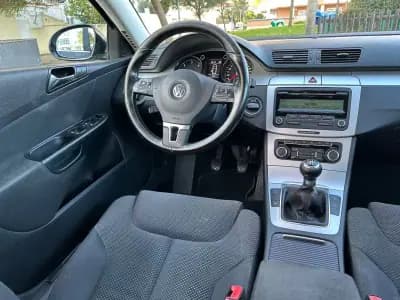 Vendo Volkswagen Passat 2010 - 6750 EUR, 210000 km - AUTO.MOTO.pt