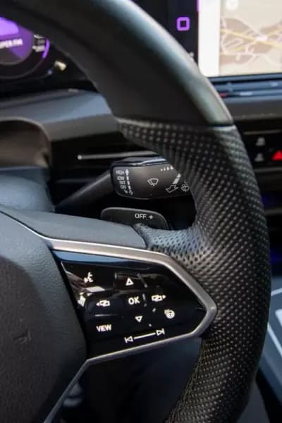 Sell Volkswagen Golf 2021 - 31990 EUR, 149000 km - AUTO.MOTO.pt