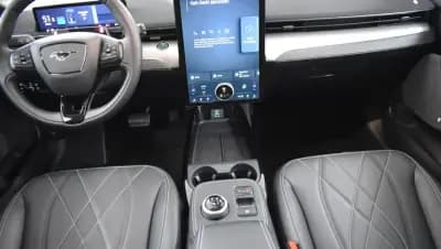 Vendo Ford Mustang Mach-E 2022 - 29000 EUR, 28000 km - AUTO.MOTO.pt