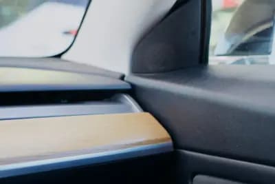 Vendo Tesla Model 3 2020 - 24500 EUR, 118368 km - AUTO.MOTO.pt