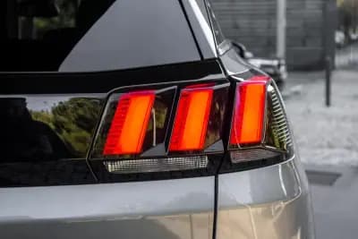 Vendo Peugeot 3008 2018 - 18490 EUR, 127901 km - AUTO.MOTO.pt