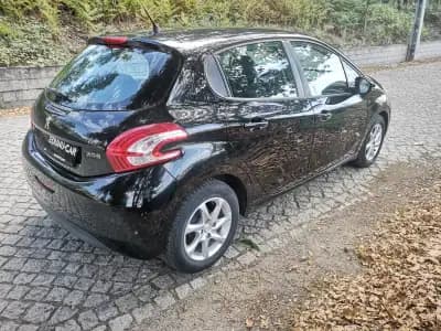 Sell Peugeot 208 2014 - 7750 EUR, 96000 km - AUTO.MOTO.pt