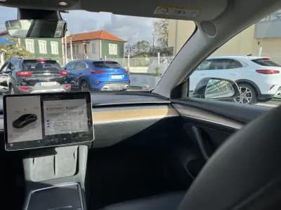 Vendo Tesla Model 3 2023 - 31950 EUR, 63000 km - AUTO.MOTO.pt