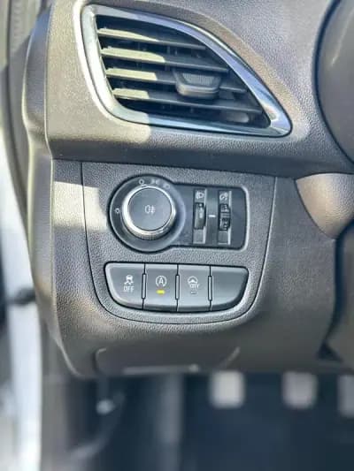 Sell Opel Karl 2019 - 8900 EUR, 106000 km - AUTO.MOTO.pt