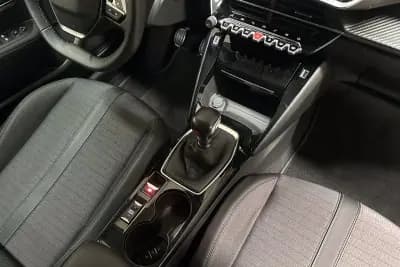 Vendo Peugeot 208 2022 - 14950 EUR, 40711 km - AUTO.MOTO.pt