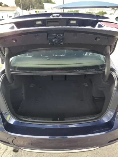 Vendo BMW 318 2014 - 14900 EUR, 230000 km - AUTO.MOTO.pt