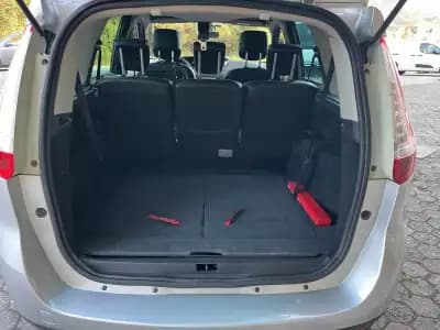 Sell Renault Grand Scénic 2015 - 9900 EUR, 291000 km - AUTO.MOTO.pt