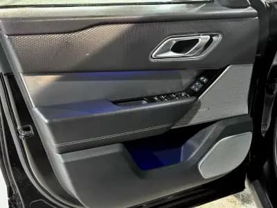 Sell Land Rover Range Rover Velar 2019 - 52900 EUR, 116101 km - AUTO.MOTO.pt