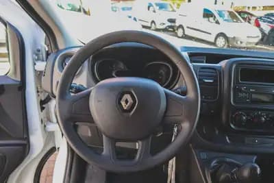 Vendo Renault 2018 - 17680 EUR, 154920 km - AUTO.MOTO.pt