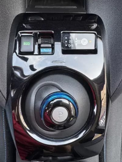 Vendo Nissan Leaf 2022 - 26950 EUR, 33000 km - AUTO.MOTO.pt