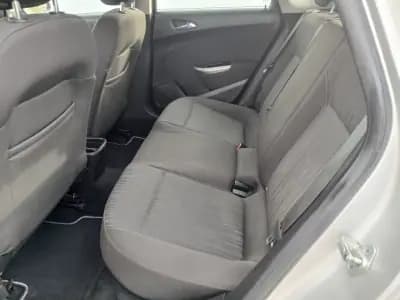 Vendo Opel Astra 2010 - 5450 EUR, 144431 km - AUTO.MOTO.pt