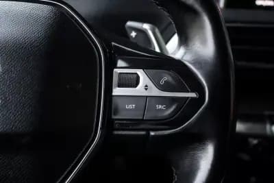 Vendo Peugeot 3008 2018 - 18490 EUR, 127901 km - AUTO.MOTO.pt