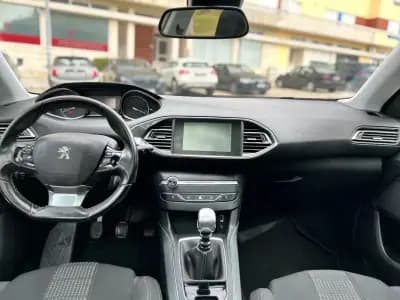 Vendo Peugeot 308 2015 - 8900 EUR, 210000 km - AUTO.MOTO.pt