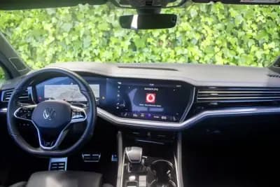 Vendo Volkswagen Touareg 2021 - 59900 EUR, 55000 km - AUTO.MOTO.pt