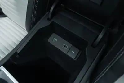 Vendo Land Rover Discovery Sport 2021 - 36950 EUR, 63000 km - AUTO.MOTO.pt