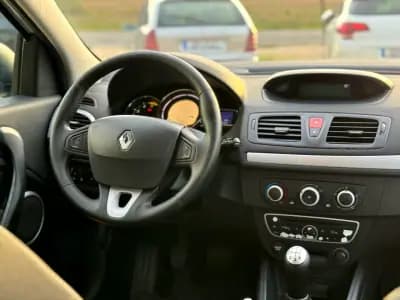 Vendo Renault Mégane 2009 - 5250 EUR, 266113 km - AUTO.MOTO.pt