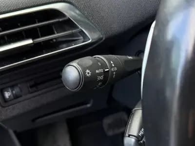 Vendo Peugeot 5008 2020 - 19990 EUR, 166000 km - AUTO.MOTO.pt