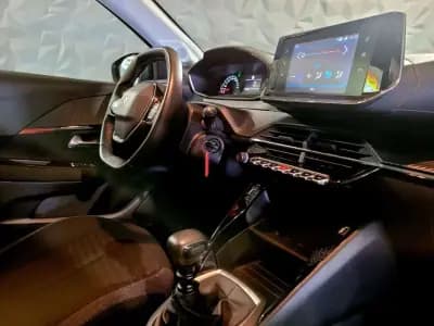 Vendo Peugeot 208 2020 - 21990 EUR, 16868 km - AUTO.MOTO.pt