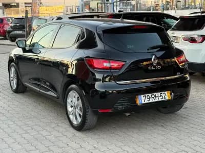 Sell Renault Clio 2018 - 11950 EUR, 88000 km - AUTO.MOTO.pt