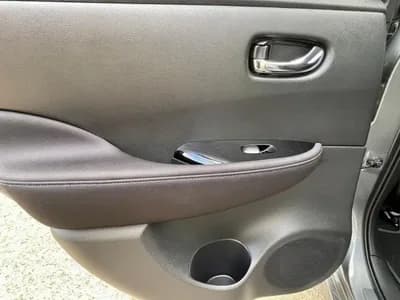 Sell Nissan Leaf 2022 - 24280 EUR, 11090 km - AUTO.MOTO.pt