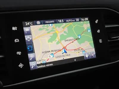 Vendo Peugeot 308 2018 - 12950 EUR, 134000 km - AUTO.MOTO.pt