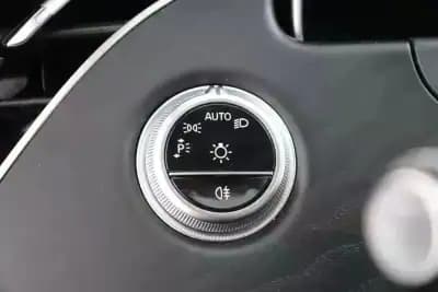 Sell Mercedes-Benz E 220 2023 - 52980 EUR, 40223 km - AUTO.MOTO.pt