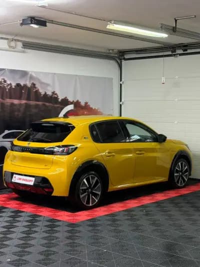 Sell Peugeot e-208 2020 - 17990 EUR, 55000 km - AUTO.MOTO.pt