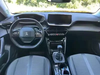 Vendo Peugeot 2008 2022 - 21900 EUR, 97000 km - AUTO.MOTO.pt