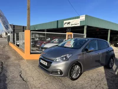 Vendo Peugeot 208 2019 - 10450 EUR, 73052 km - AUTO.MOTO.pt
