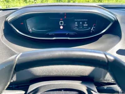 Vendo Peugeot 3008 2019 - 19480 EUR, 71800 km - AUTO.MOTO.pt