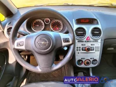 Vendo Opel Corsa 2013 - 7950 EUR, 74650 km - AUTO.MOTO.pt