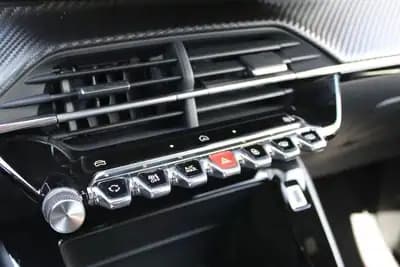 Sell Peugeot 2008 2024 - 21900 EUR, 4400 km - AUTO.MOTO.pt